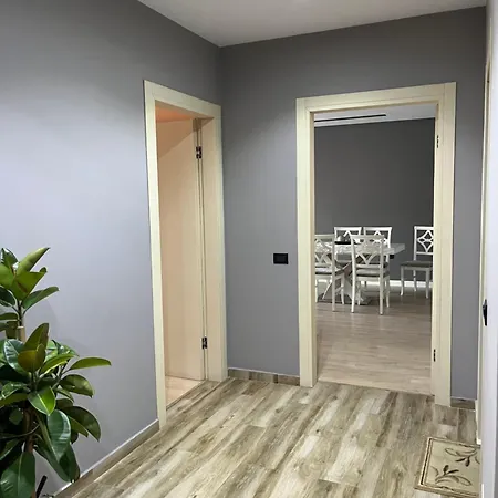 Apartment B2 3 *